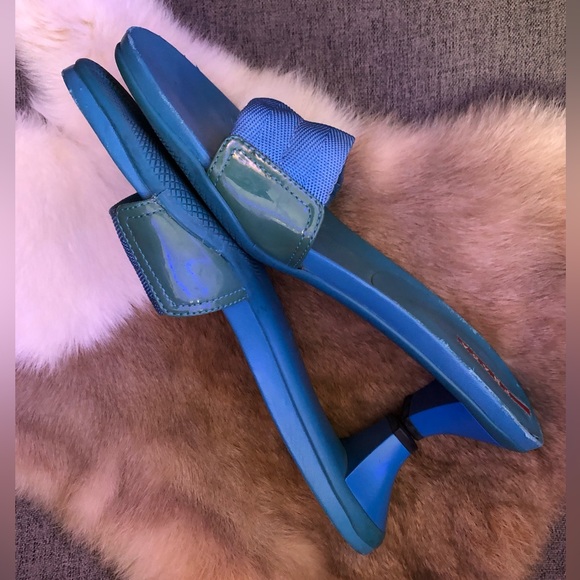 ⭐️ Rare Y2K Blue Prada Seatbelt Strap Spell Out Sandals size 8 - Picture 5 of 8